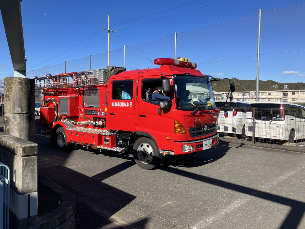 11/21、通報避難訓練、消防車出動！ | 長森北保育園